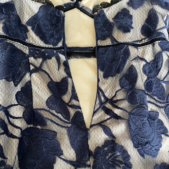 Navy Blue Floral Mesh Lace Trumpet Midi Dress - Picture 4 of 7